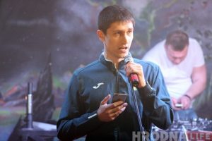 Футбаліст «Нёмана» праспяваў для заўзятараў «Воины света»