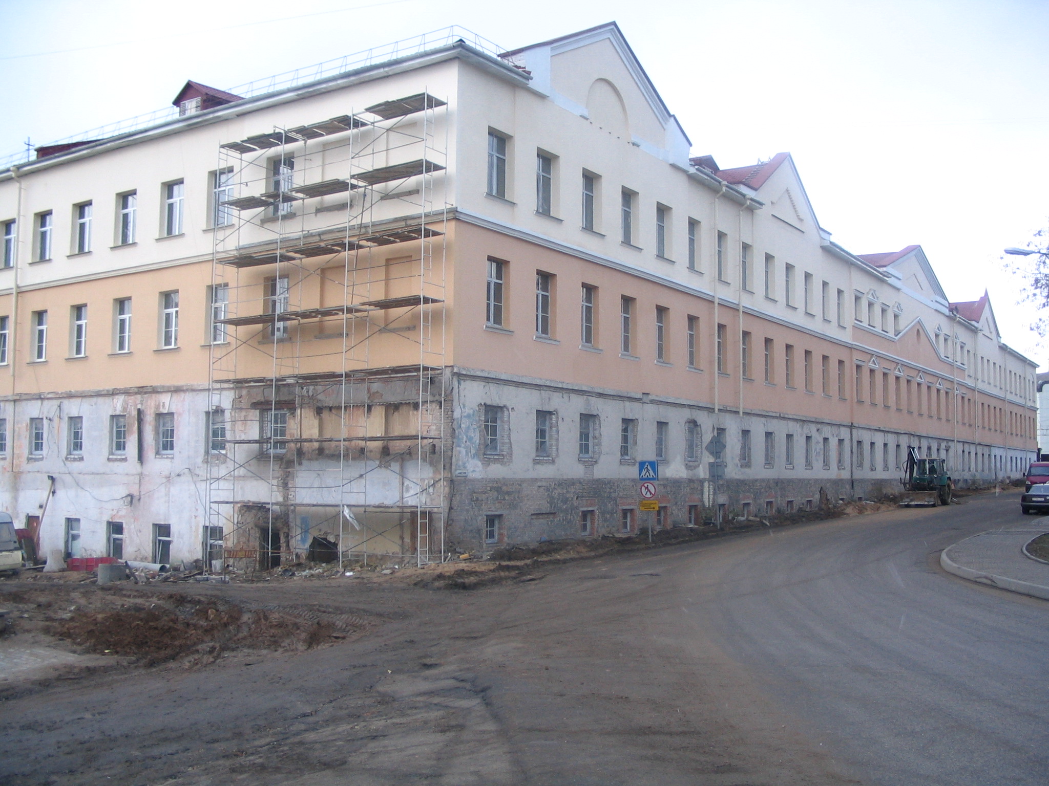Ад казармаў да ўніверсітэта: гісторыя гродзенскага будынка, дзе знайшлі таямнічыя шкілеты