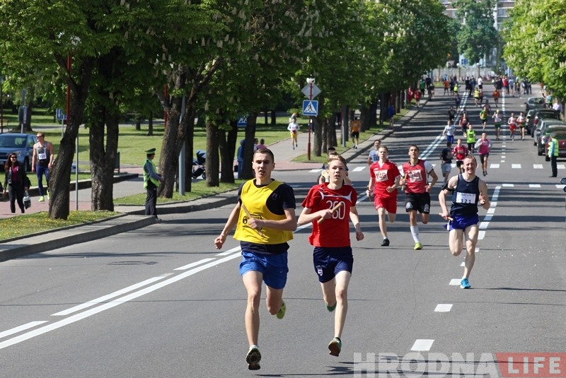 На вуліцах Гродна ў 73-ці раз прайшла традыцыйная гарадская эстафета На вуліцах Гродна ў 73-ці раз прайшла традыцыйная гарадская эстафета