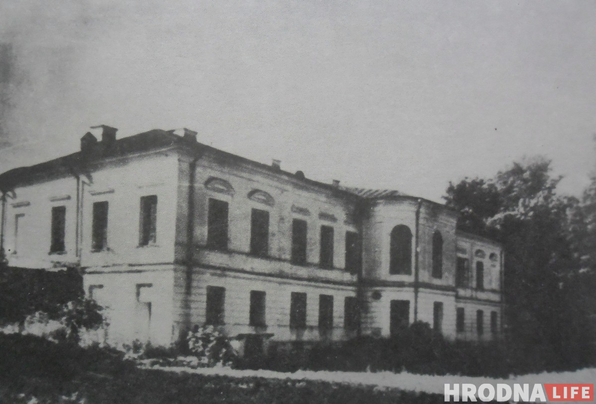 Выратавалі шмат, але не ўсё: як аднаўлялі палац у Свяцку ў міжваенны час