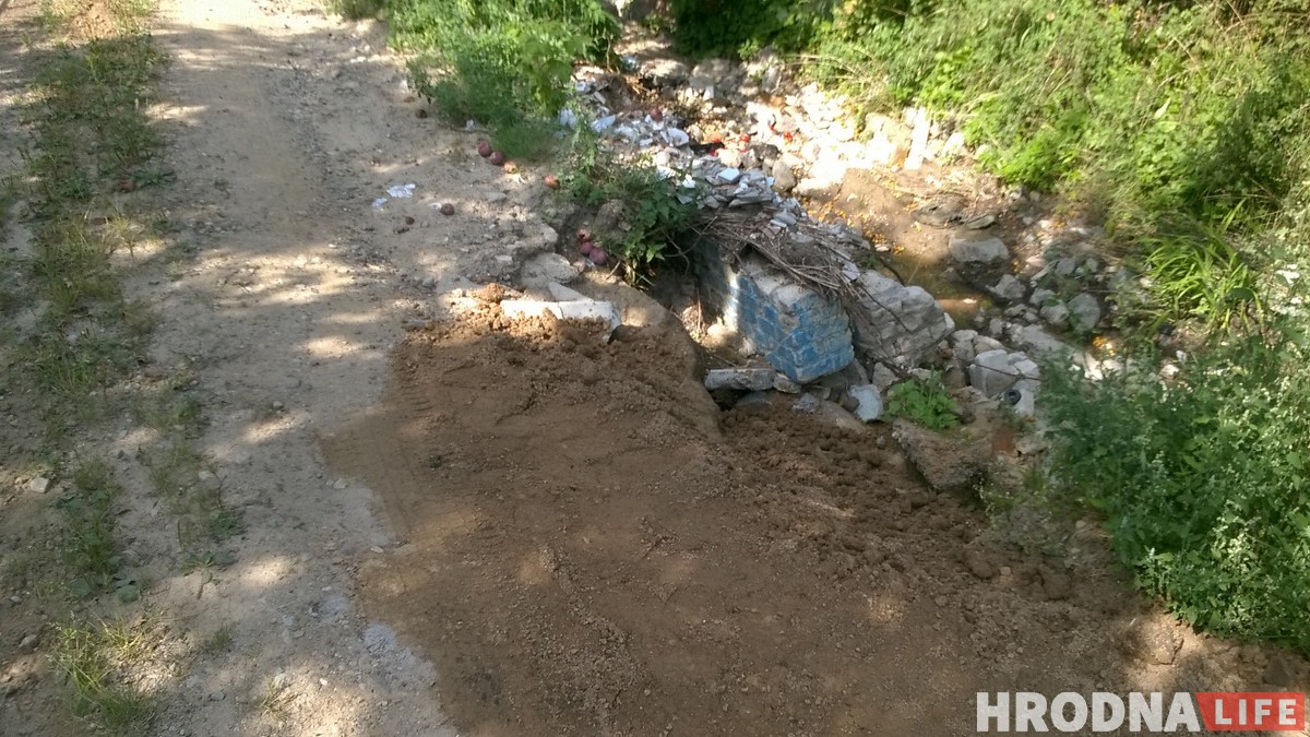 У Панямуні на бездарожжы гродзенцы б'юць машыны. Чыноўнікі толькі даюць адпіскі У Панямуні на бездарожжы гродзенцы б'юць машыны. Чыноўнікі толькі даюць адпіскі