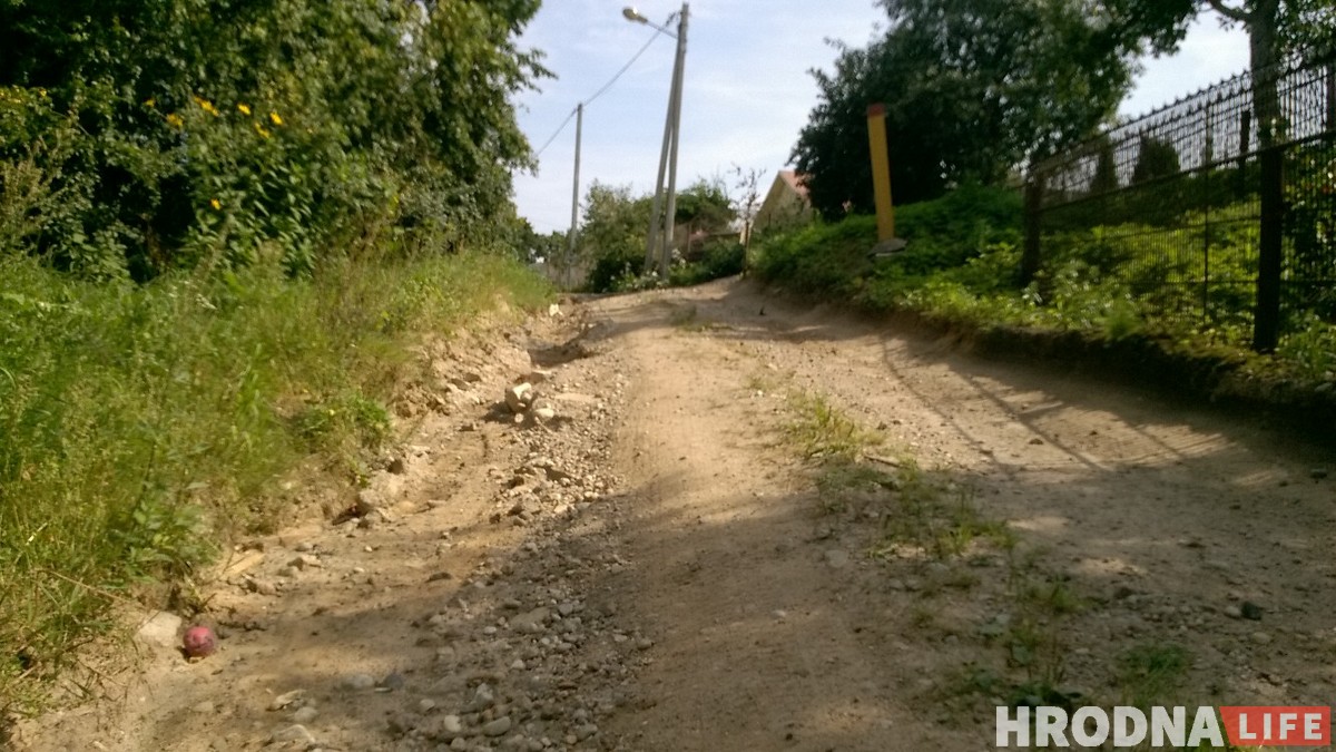 У Панямуні на бездарожжы гродзенцы б'юць машыны. Чыноўнікі толькі даюць адпіскі У Панямуні на бездарожжы гродзенцы б'юць машыны. Чыноўнікі толькі даюць адпіскі