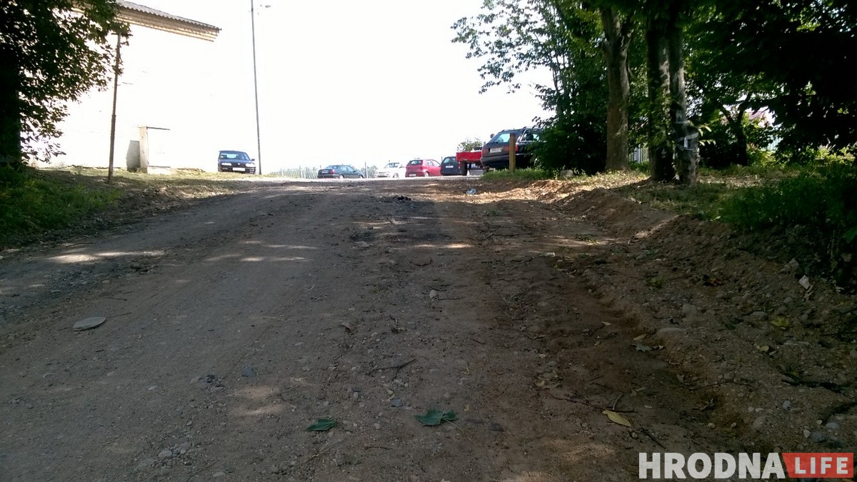 У Панямуні на бездарожжы гродзенцы б'юць машыны. Чыноўнікі толькі даюць адпіскі У Панямуні на бездарожжы гродзенцы б'юць машыны. Чыноўнікі толькі даюць адпіскі