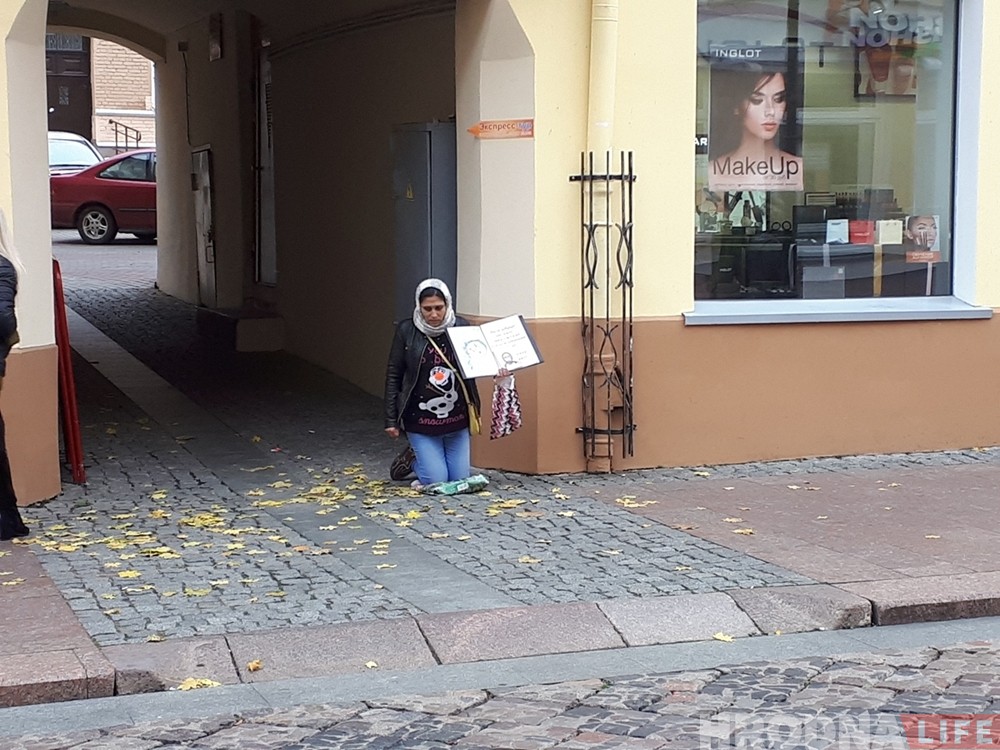 На Советской на место уличных музыкантов пришли попрошайки
