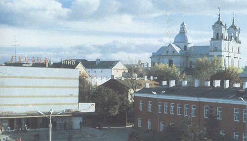 Сямашка, спыніся! Што насамрэч трэба пабудаваць на пустыры насупраць турмы