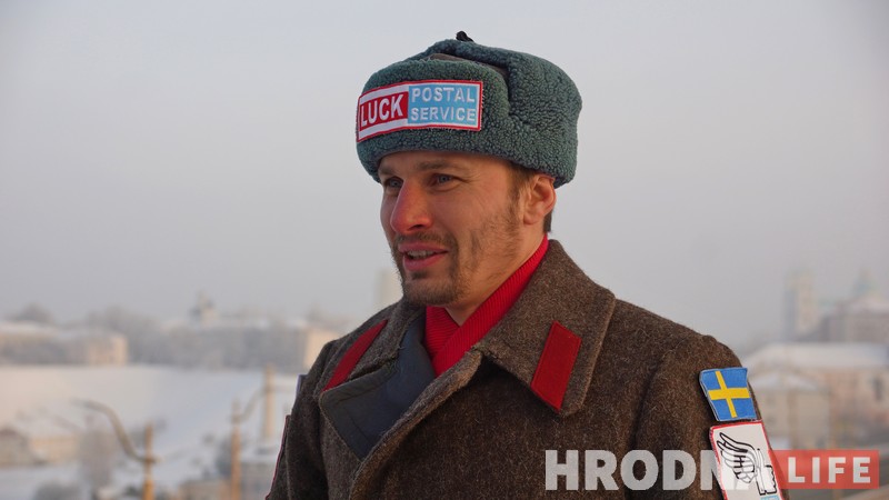 В Гродно необычные почтальоны разносят письма с предсказаниями от шведского оракула