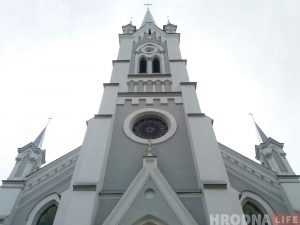 Фару, Каложу і іншыя помнікі зрабілі з гліны ў Сапоцкіне