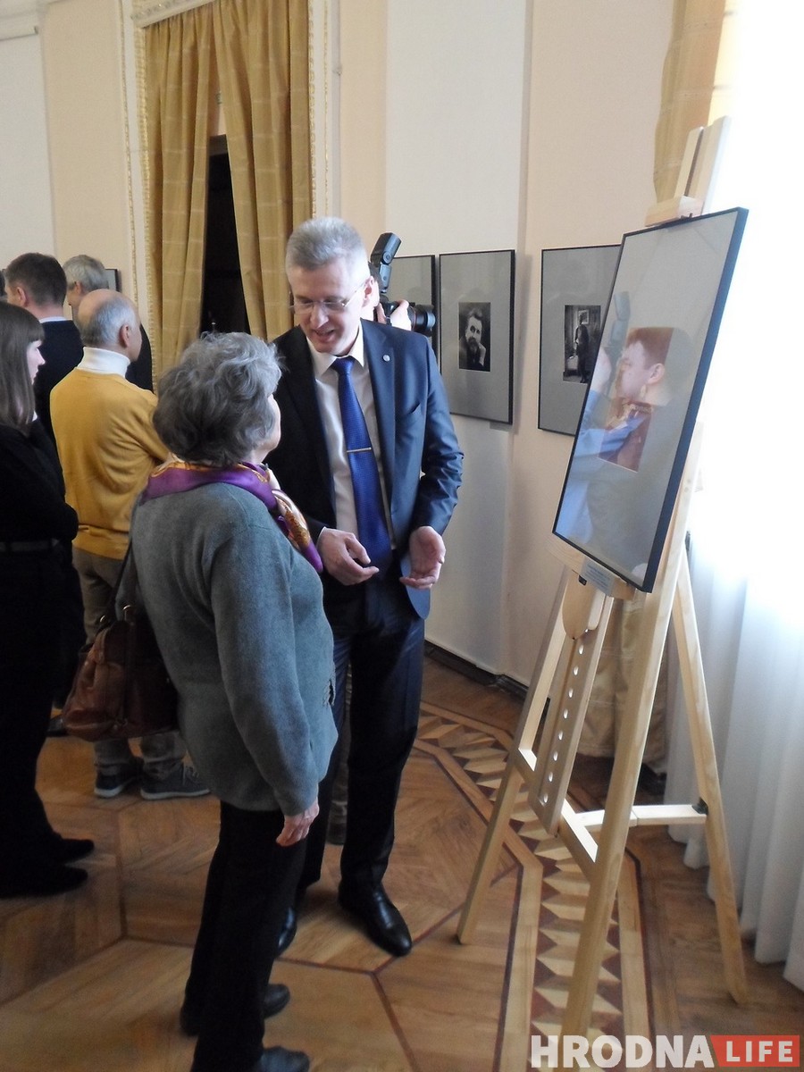 Пётр Шумаў вярнуўся ў Гродна: у Новым замку адкрылася выстаўка знакамітага парыжскага фатографа Пётр Шумаў вярнуўся ў Гродна: у Новым замку адкрылася выстаўка знакамітага парыжскага фатографа