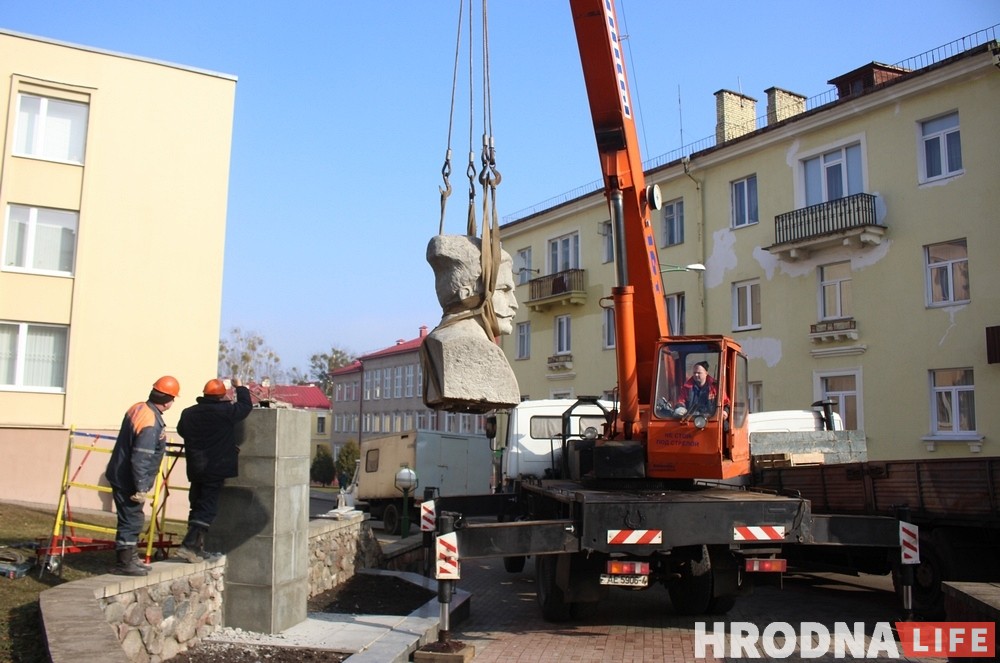 Чапаева точно не вернут на улицу Василька: демонтировали постамент 