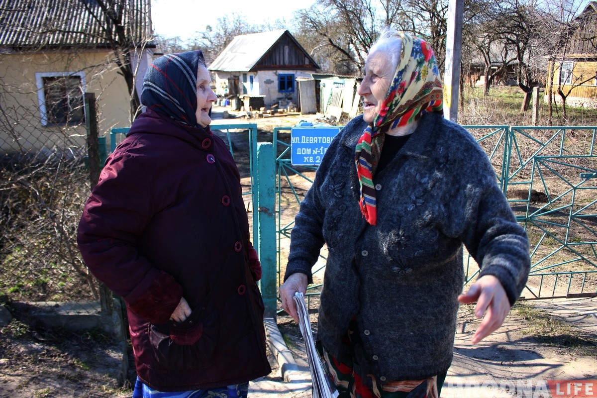 «Успеть до понедельника». Как жители бывшей деревни Девятовка готовятся к сносу 
