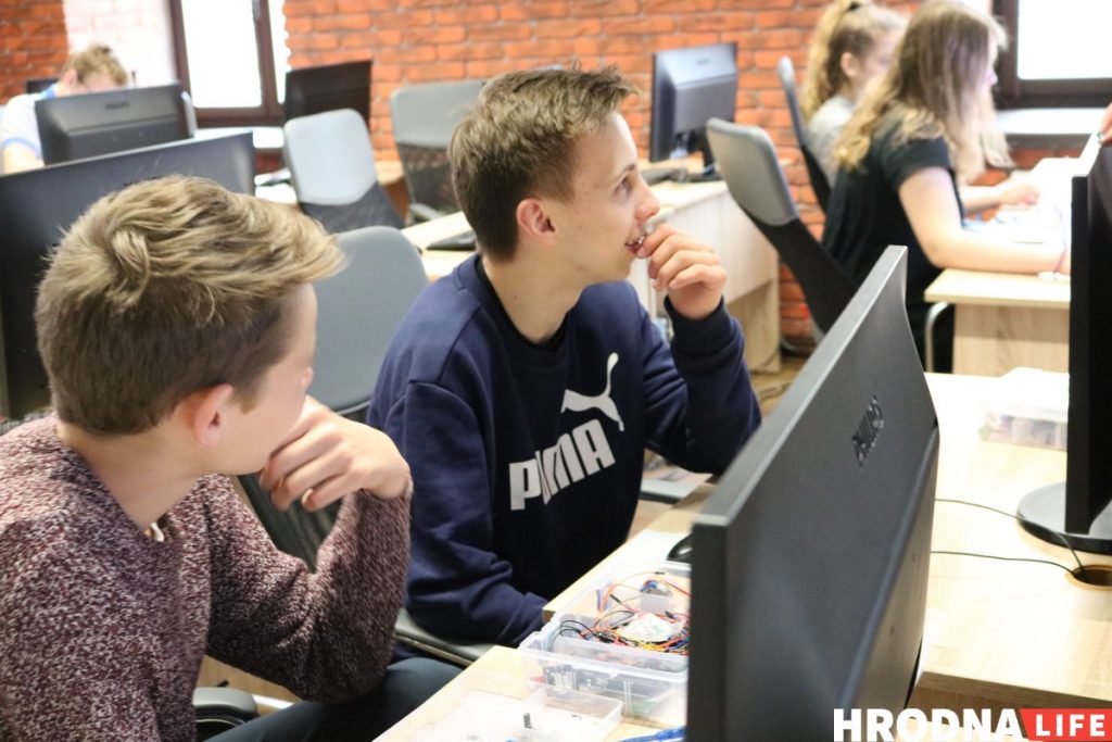 Сябры і робаты ў ITeen Academy. Як правесці лета ў Гродне займальна і з карысцю