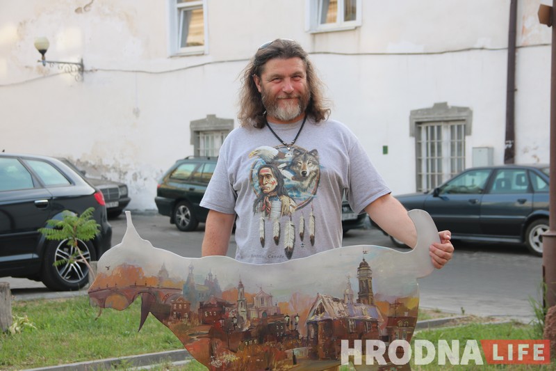 Святой Губерт собрал друзей и необычных зверей в дворике на Кирова