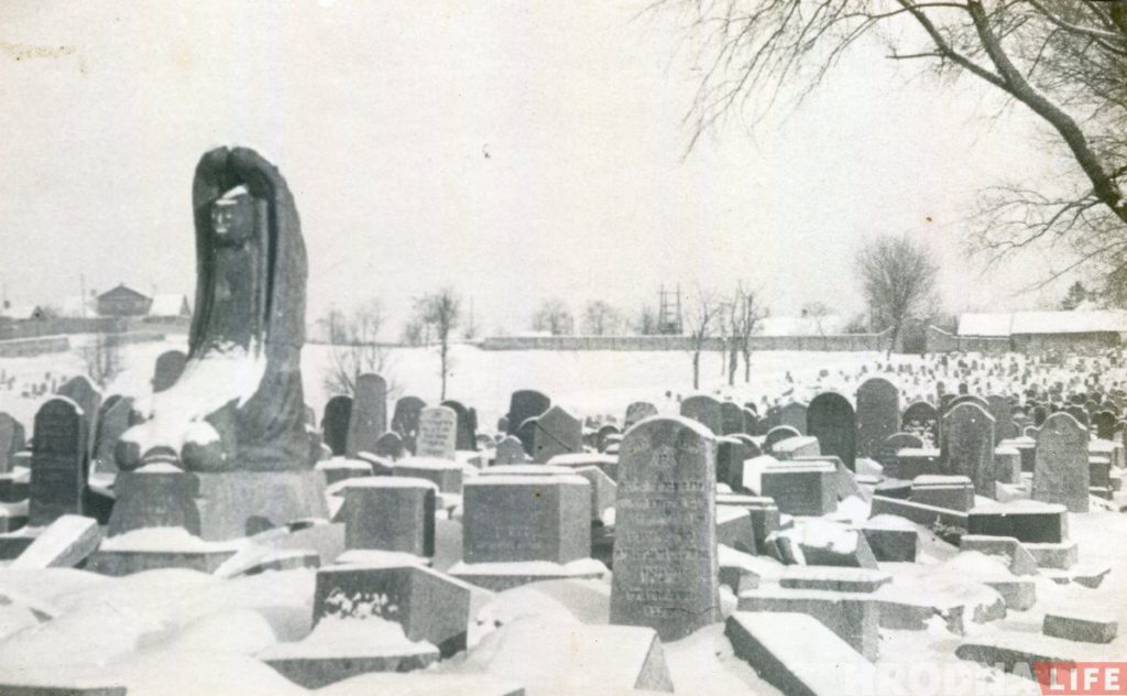 Помнік на магіле Найдуса стаяў да апошняга: у Гродне знайшлі невядомыя здымкі знішчаных яўрэйскіх могілак