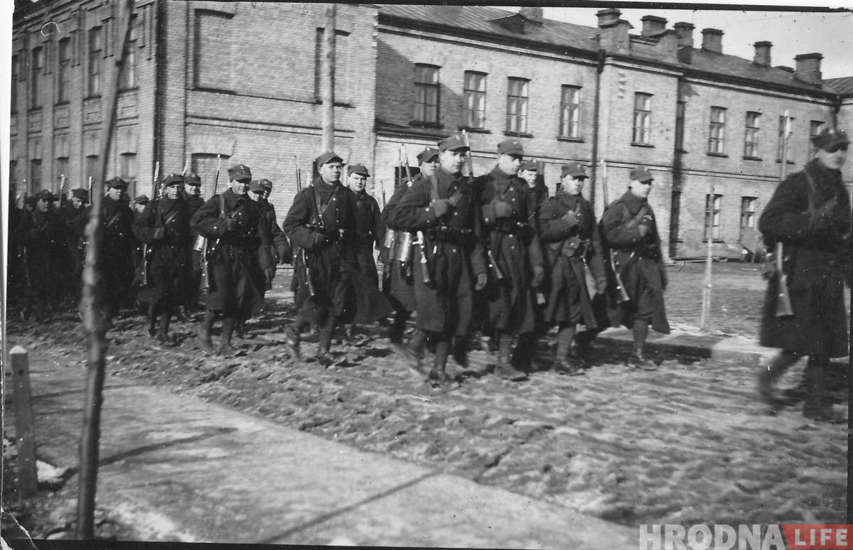 Ушли в 1939 на войну с немцами и не вернулись: большая фотоистория 76-полка им. Людвика Нарбута из Гродно
