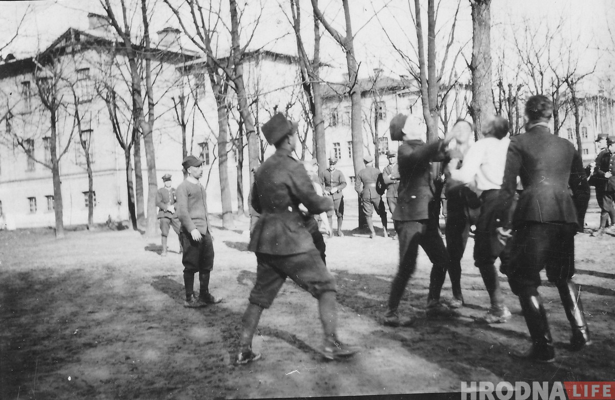Ушли в 1939 на войну с немцами и не вернулись: большая фотоистория 76-полка им. Людвика Нарбута из Гродно