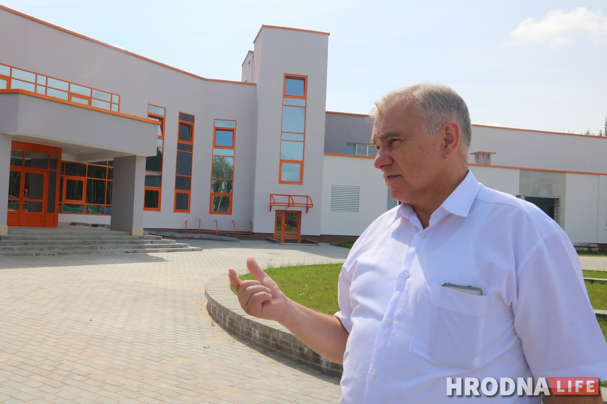 “Мои атомы довольны”. Школу, садик, больницу и ядерное топливо ждут в Островце этой осенью