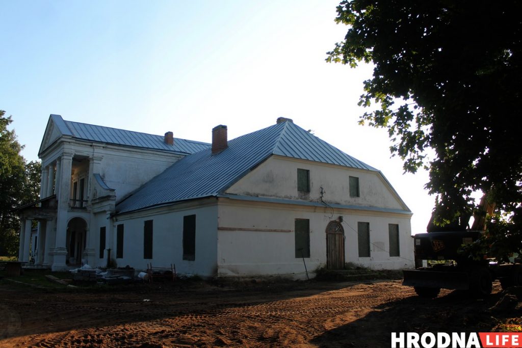 "Вярнуць мястэчку карані". Як валанцёры аднаўляюць старыя іудзейскія і лютэранскія могілкі