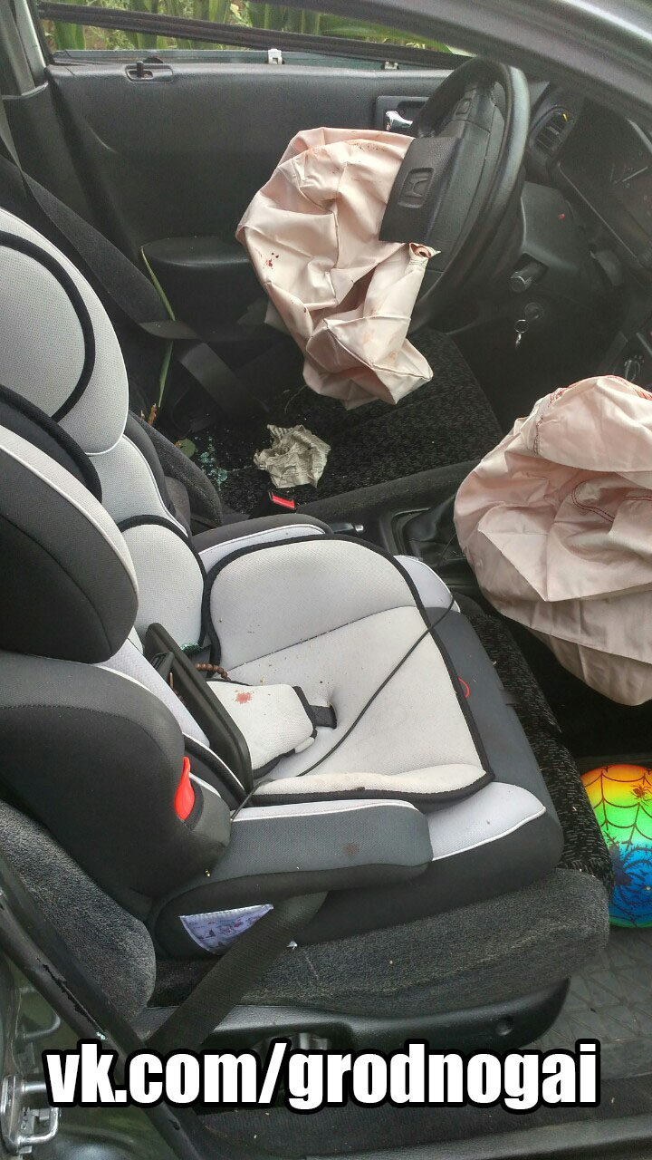 Пасля аварыі ў Мастоўскім раёне двухгадовая дзяўчынка атрымала рэзаныя раны шыі
