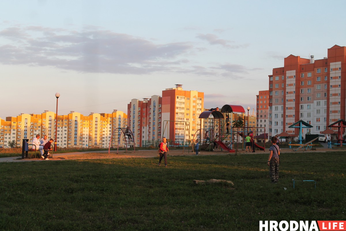 "Дзеці гуляюць на паркоўцы". Што жыхары Альшанкі думаюць аб стварэнні парку ў мікрараёне "Дзеці гуляюць на паркоўцы". Што жыхары Альшанкі думаюць аб стварэнні парку ў мікрараёне