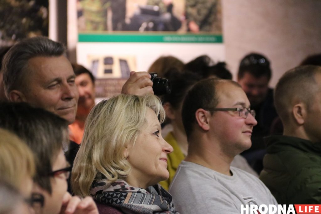 "Гэта не зборнік рэцэптаў". Андрэй Хадановіч прэзентаваў у Гродне новую кнігу "Школа травы"