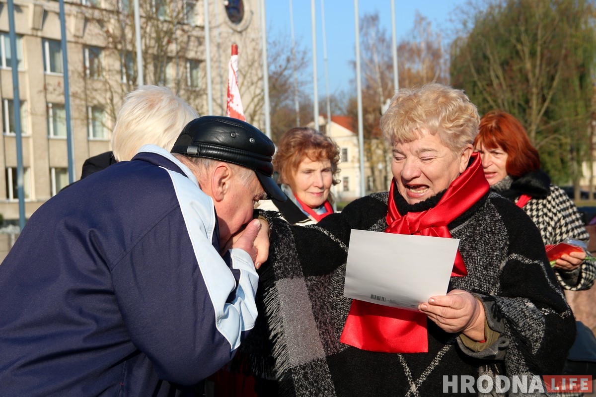 «Сталіна не асуджаю». Чаму студэнтка з Гродна ўступіла ў кампартыю і падтрымлівае расстрэлы