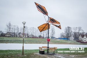 Гродзенская "табачка" закупляе сонечныя панэлі: іх усталююць на фабрыцы і на "Прывале" беседка зарядка