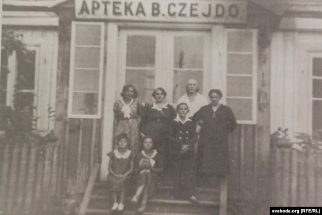 Раввин, парикмахерская и Статут ВКЛ. Что можно увидеть в еврейской экспозиции музея в Ивье. ФОТО