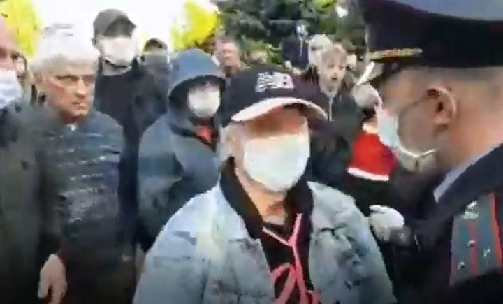 Затрыманне Ціханоўскага і «напад на міліцыянта» ў Гродне: разбіраем відэа з месца падзей