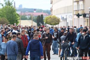 У Гродне сотні людзей прыйшлі на пікеты праціўнікаў Лукашэнкі