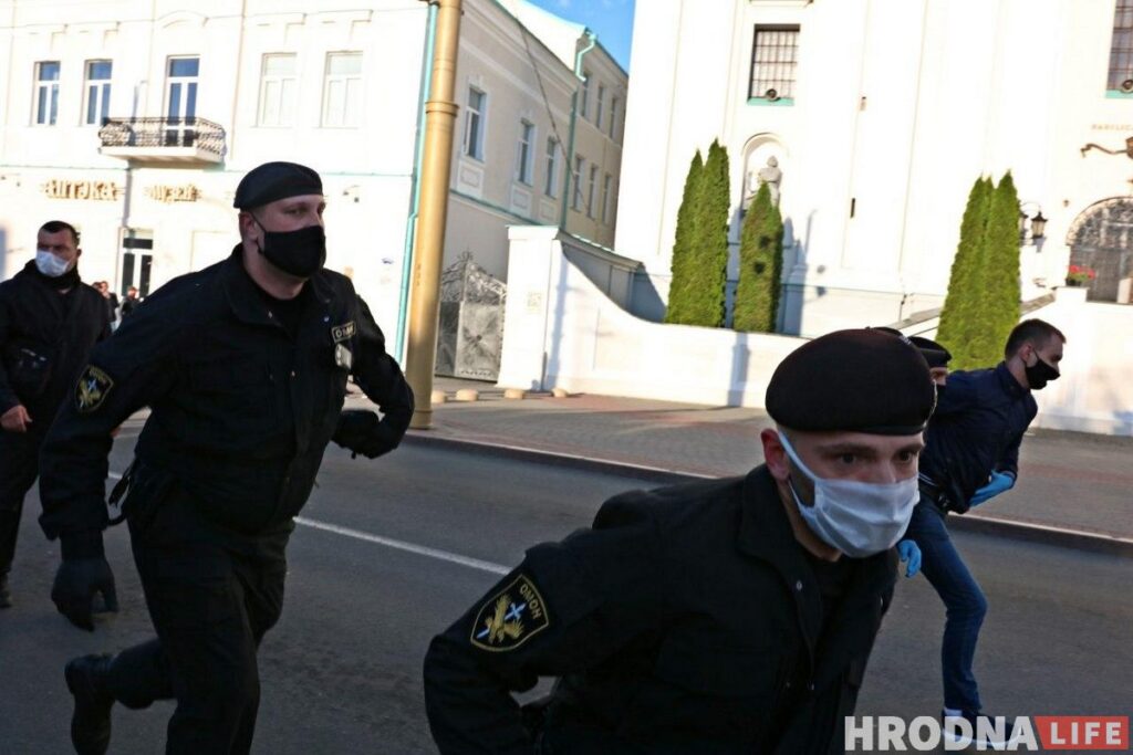 У Гродне затрымалі блогера Сяргея Ціханоўскага
