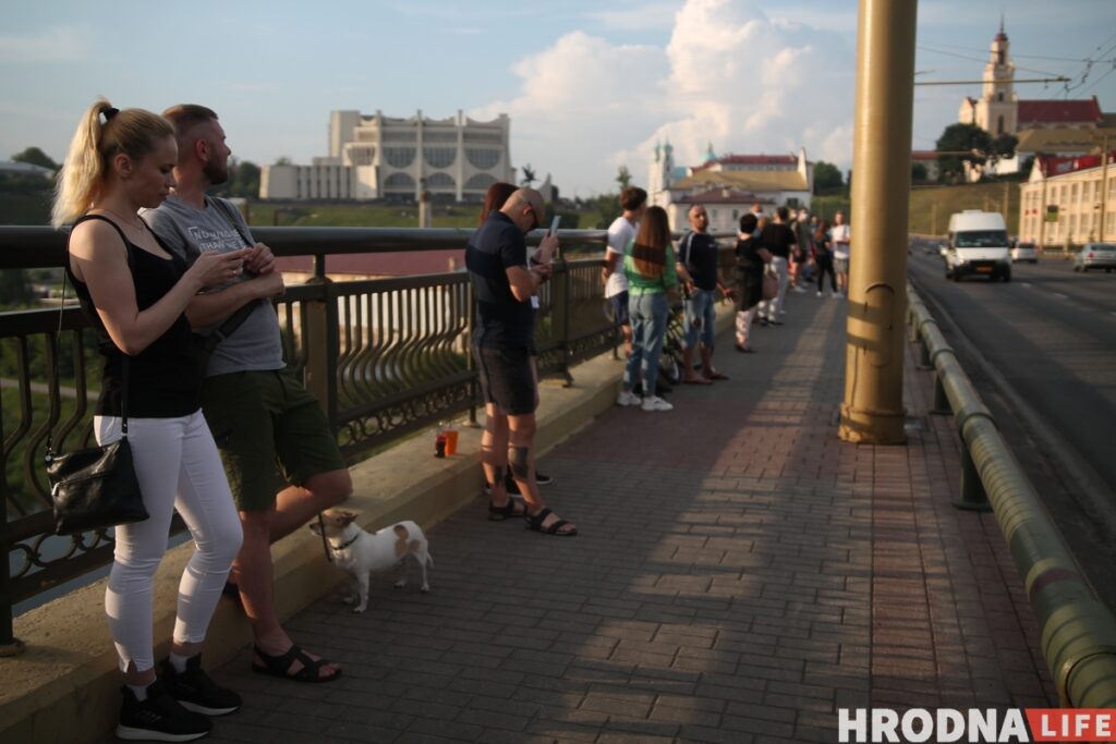 На акцыі салідарнасці ў Гродне затрымалі ўдзельніка. Яго адпусцілі