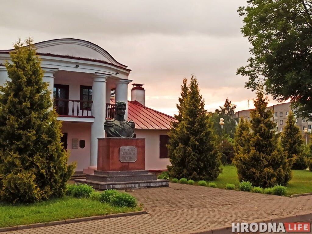 "Схаваная" сінагога, ядро ў сцяне і найвышэйшы млын Беларусі: падарожжа на 12 цікавостак за 1 дзень