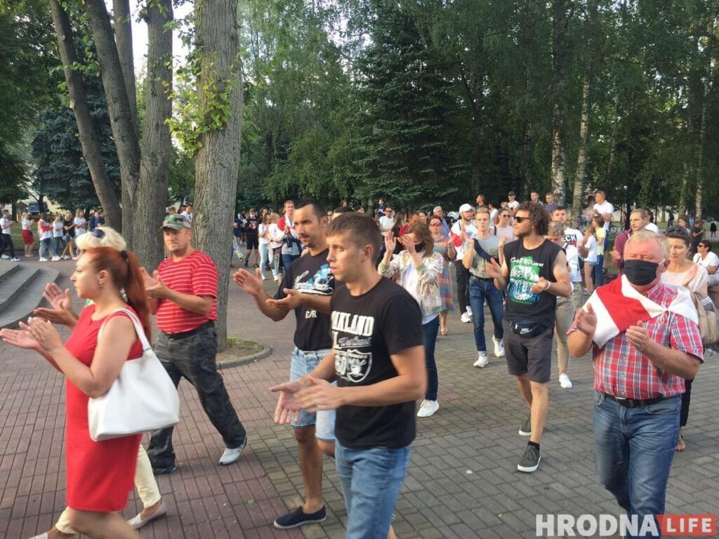 У Гродне затрымалі восем чалавек на акцыі мірнага пратэсту 24 жніўня