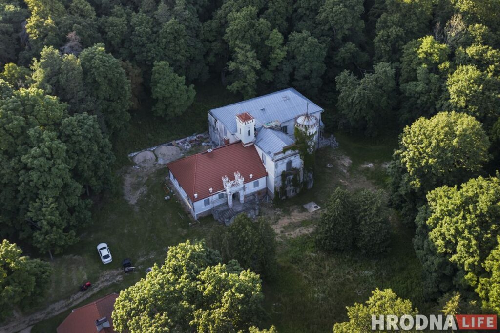 Горад Ларысы Геніюш, радзіма беларускіх немцаў і сядзіба, дзе гасцяваў Напалеон. 10 месцаў паміж  Свіслаччу і Зэльвай – за 1 дзень