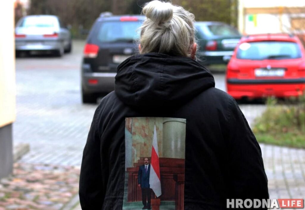 «Я ненавіджу хлусню». Гродзенка нагадала Лукашэнку, пад якім сцягам ён прымаў прысягу «Я ненавіджу хлусню». Гродзенка нагадала Лукашэнку, пад якім сцягам ён прымаў прысягу