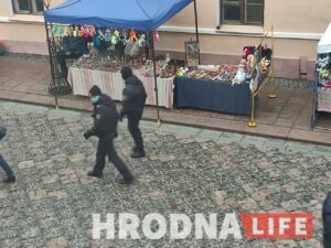 На встречах вопросы читали с телефона, а провластные активисты оказались недовольны. Как в Гродненской области обсуждали проект новой Конституции