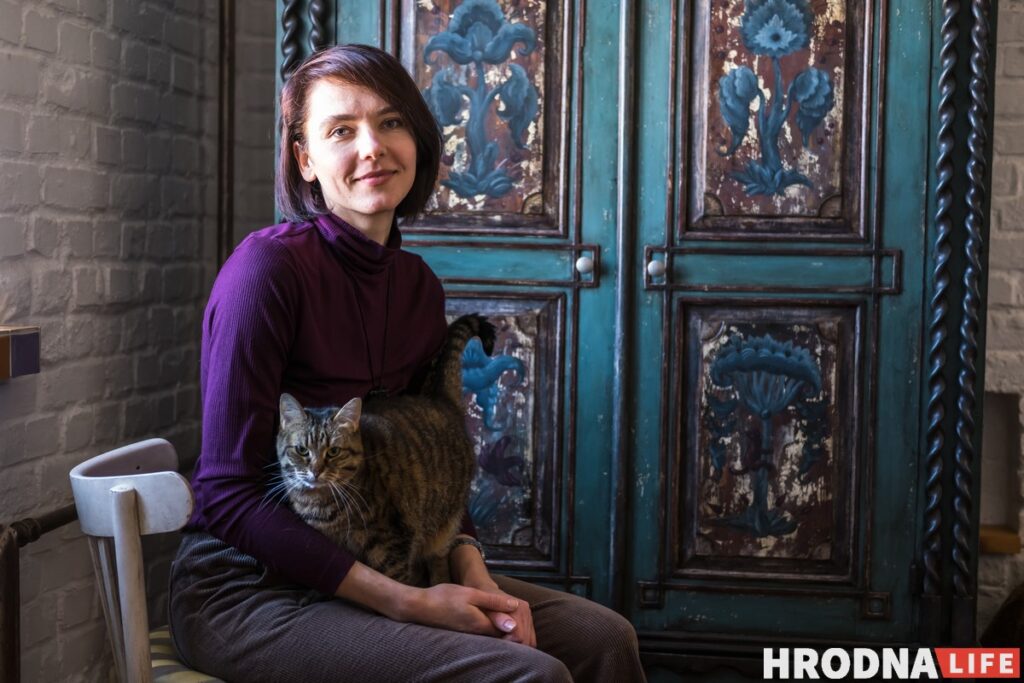 «Сталинка» и кошки на чемоданах. Декоратор из Гродно – о высоких потолках и рассветах тихого центра