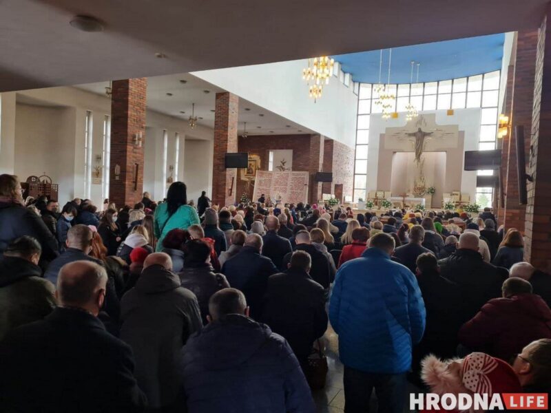 У касцёлах Гродна рыхтуюцца да Пасхі