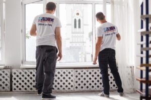 Пяцікамерны профіль і ўсталяванне на ўзроўні. Як зэканоміць на вокнах без шкоды для ўтульнасці