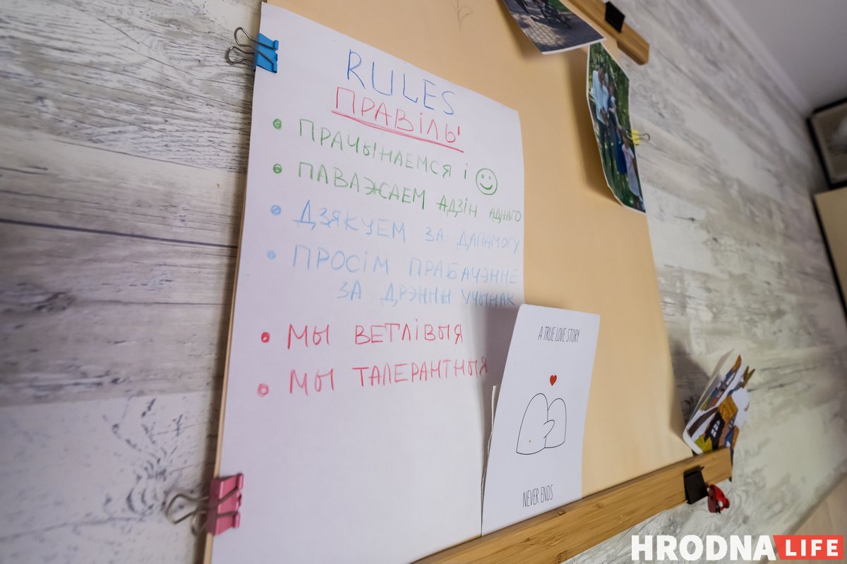 «Дом будавалі для супрацоўнікаў тэкстыльнага камбінату». Як выглядае кватэра сям'і гісторыка і праграміста ў Гродне
