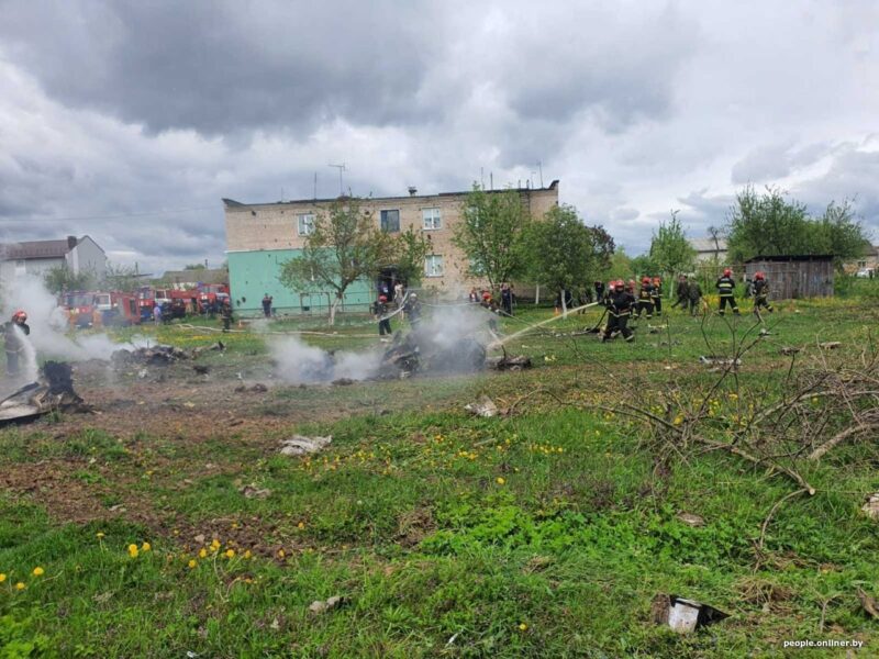 В Барановичах разбился военный самолет из Лиды. Летчики погибли