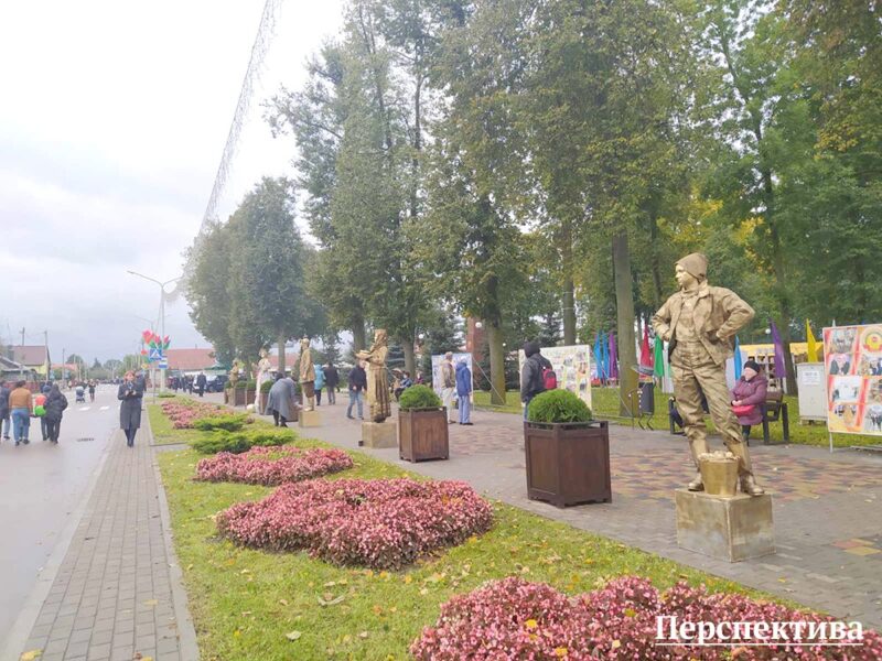 Рыбалка в фонтане, капустный боулинг и “Сахарные игры”: интересные моменты с Дожинок в Скиделе
