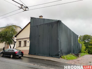 Частку знясуць, з'явіцца чацвёрты паверх, але захаваюць роспіс. У Гродне на Вялікай Траецкай адрэстаўруюць будынак