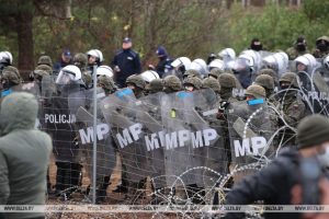 “Скоропорт на Бобры”. Что происходит с грузовыми и пассажирскими перевозками после закрытия Кузницы