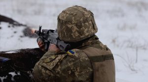 Наступ з Чарнобыльскай зоны, карэктыроўка палётаў Belavia і затрыманні праціўнікаў вайны. Што прынёс Беларусі другі дзень вайны ва Украіне