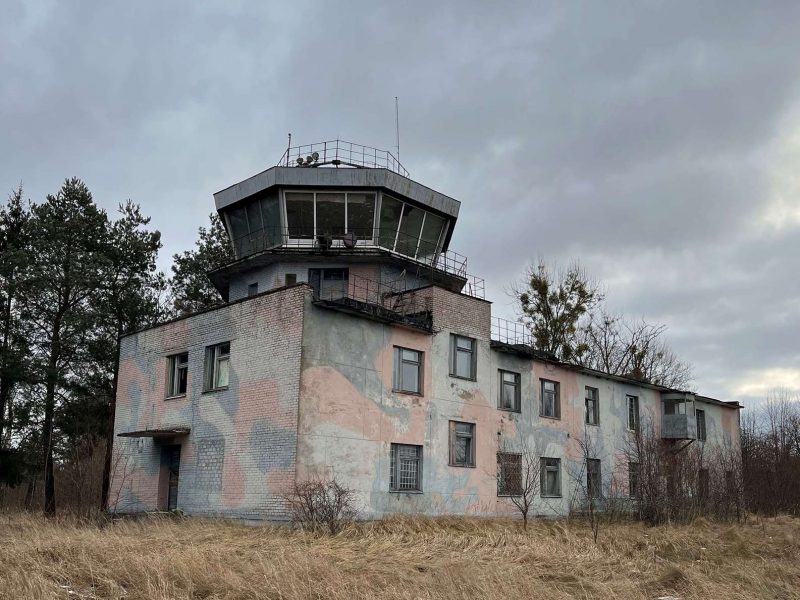 За колькі можна набыць аэрадром? Пад Россю прадаюць былы вайсковы гарадок