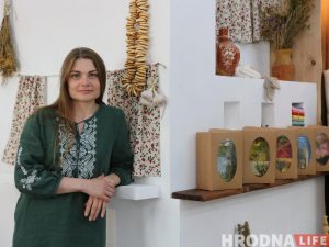 Паставіла ўсё на "вясковую хату" ў цэнтры Гродна. Як дзяўчына, што не ўмела шыць, адкрыла сетку крамаў-атэлье