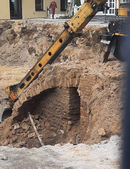 Каля дома Мураўёва прыпынілі будаўніцтва. З-за чаго?