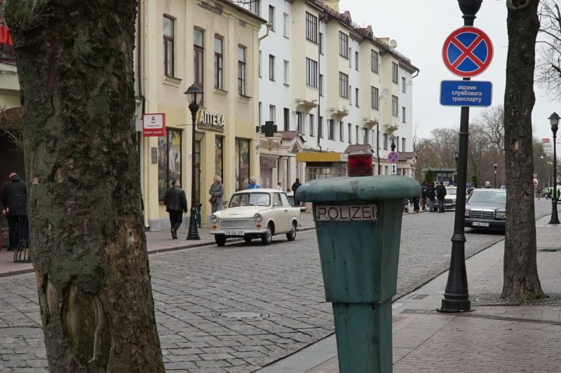У цэнтры Гродна развесілі нямецкія сцягі: здымаюць фільм пра шпіёнаў і архівы Штазі