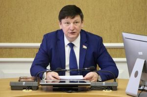 Марзалюк або Бондарава? Прыхільнікі ўлады высвятляюць, хто "псеўдапатрыёт", а хто сапраўдны